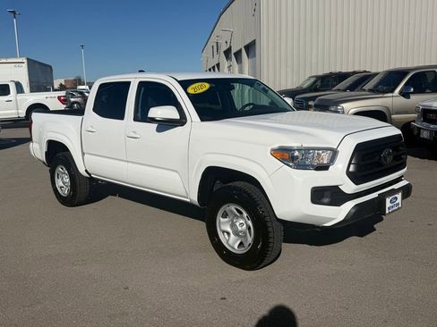 Used 2020 Toyota Tacoma SR image 2
