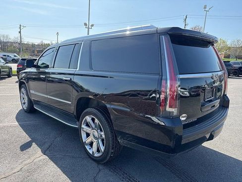 Used 2019 Cadillac Escalade ESV Premium Luxury AWD/4WD image 3