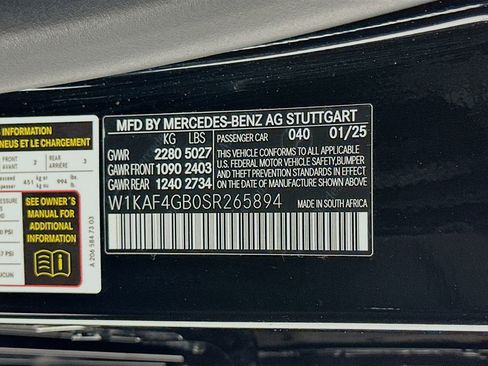 Used 2025 Mercedes-Benz C 300 Sedan image 34