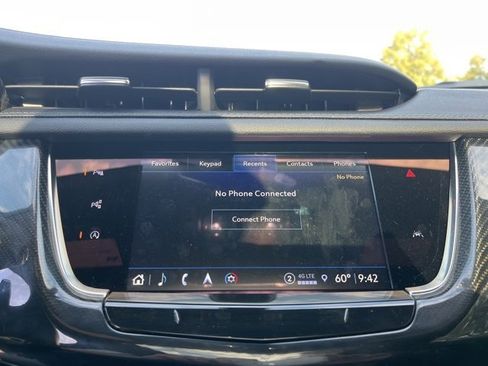 Used 2024 Cadillac XT6 Sport w/ Technology Package image 33