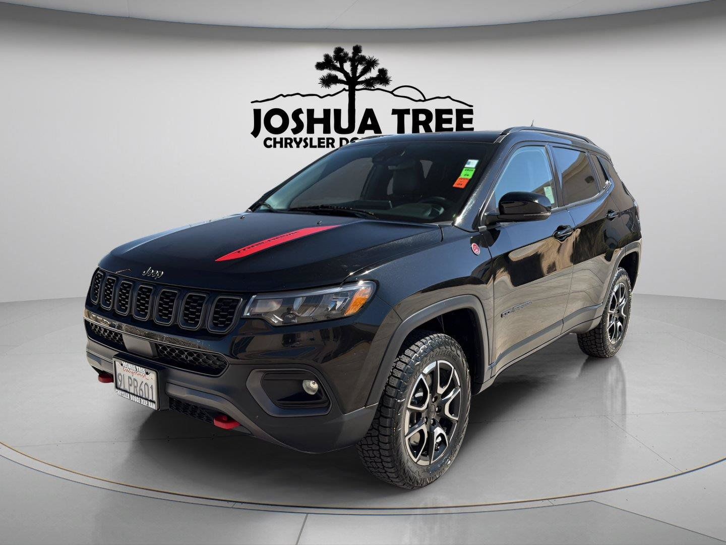 Used 2024 Jeep Compass Trailhawk AWD/4WD image 3