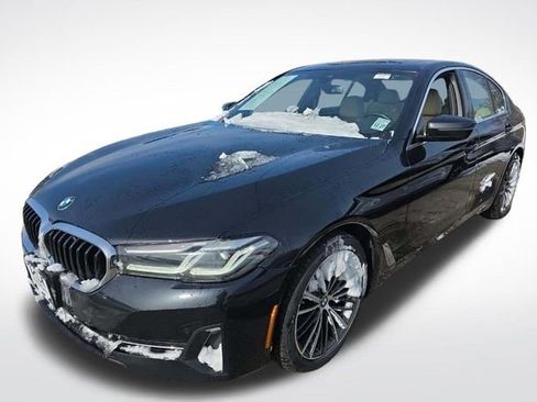 Used 2023 BMW 540i xDrive w/ Premium Package image 3