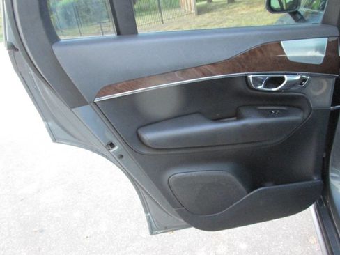 Used 2016 Volvo XC90 T6 Momentum w/ Protection Package Plus image 18