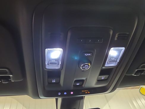 Used 2021 Chevrolet Suburban RST image 20