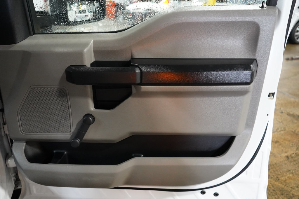 Used 2019 Ford F550 4x4 Regular Cab Super Duty image 17