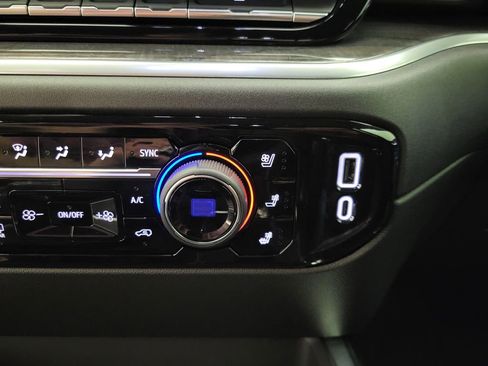 Used 2025 Chevrolet Silverado 1500 LTZ image 11