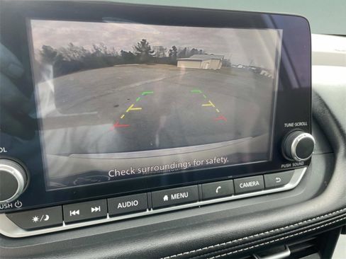 Used 2023 Nissan Rogue SV w/ SV Premium B Package image 31