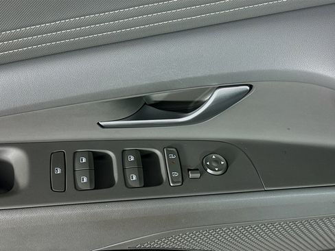 Used 2025 Hyundai Elantra SEL image 15