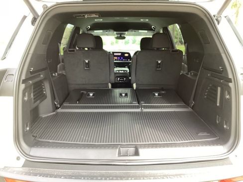 New 2026 Chevrolet Traverse LT w/ Driver Confidence Package FWD image 16