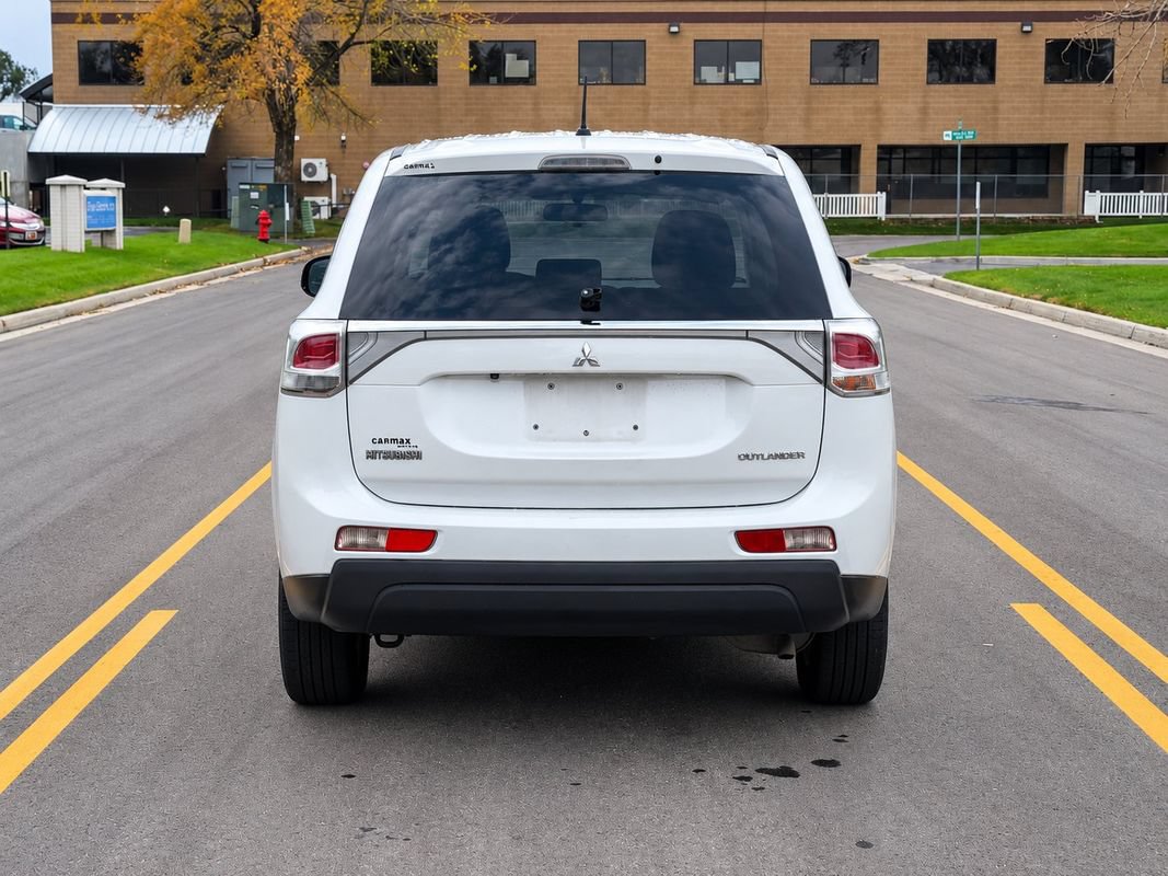 Used 2014 Mitsubishi Outlander SE FWD image 6