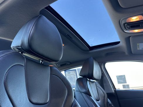 Used 2024 Hyundai Elantra Limited image 14