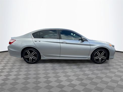 Used 2016 Honda Accord Sport image 5