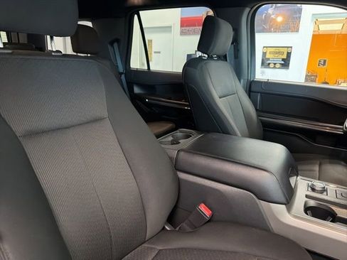 Used 2018 Ford Expedition XLT w/ Cargo Package image 29