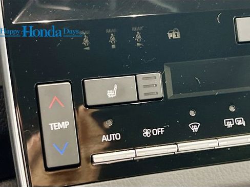 Used 2019 Toyota Avalon XLE image 26