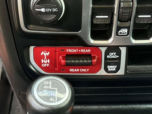 Used 2023 Jeep Gladiator Rubicon w/ Cold Weather Group AWD/4WD image 26
