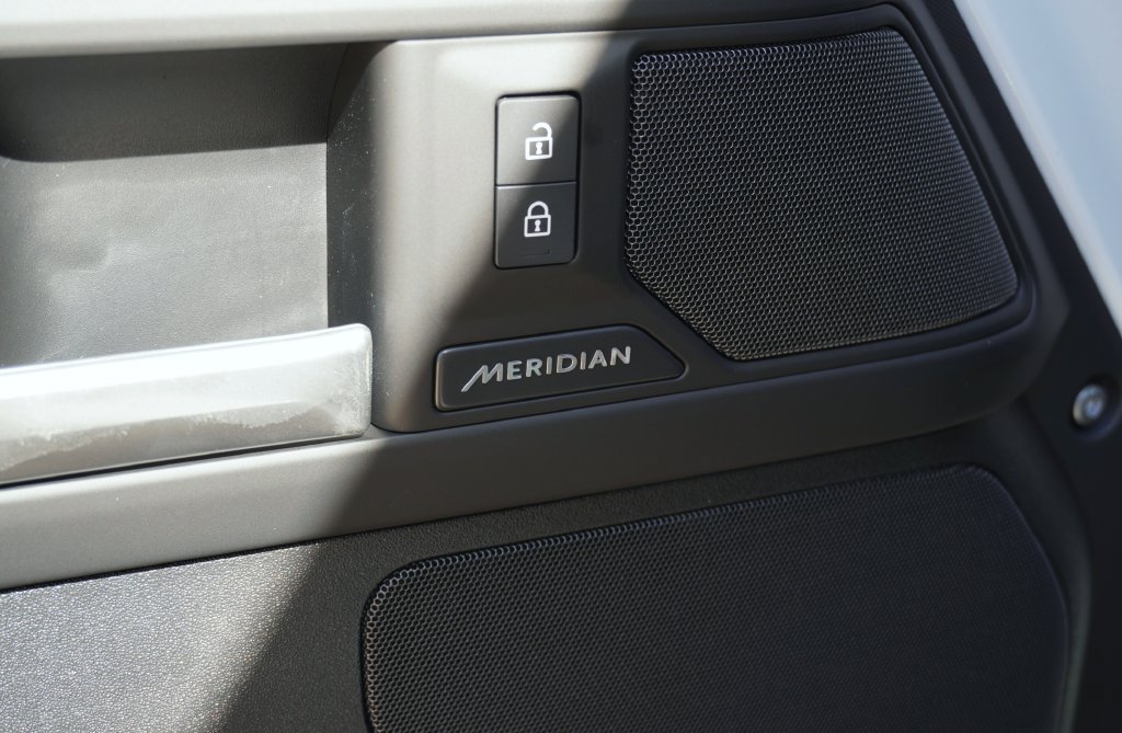 New 2026 Land Rover Defender 110 S AWD/4WD image 11
