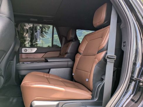 Used 2024 Lincoln Navigator Reserve AWD/4WD image 17