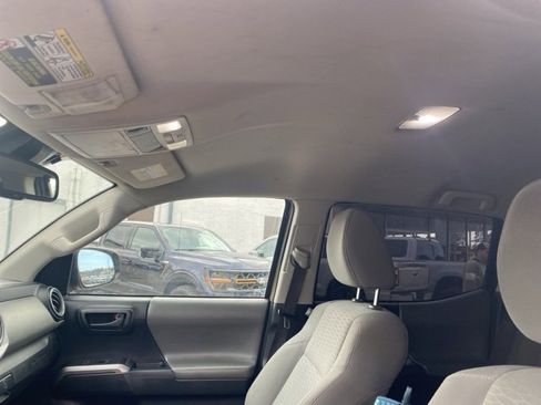 Used 2018 Toyota Tacoma SR5 image 15