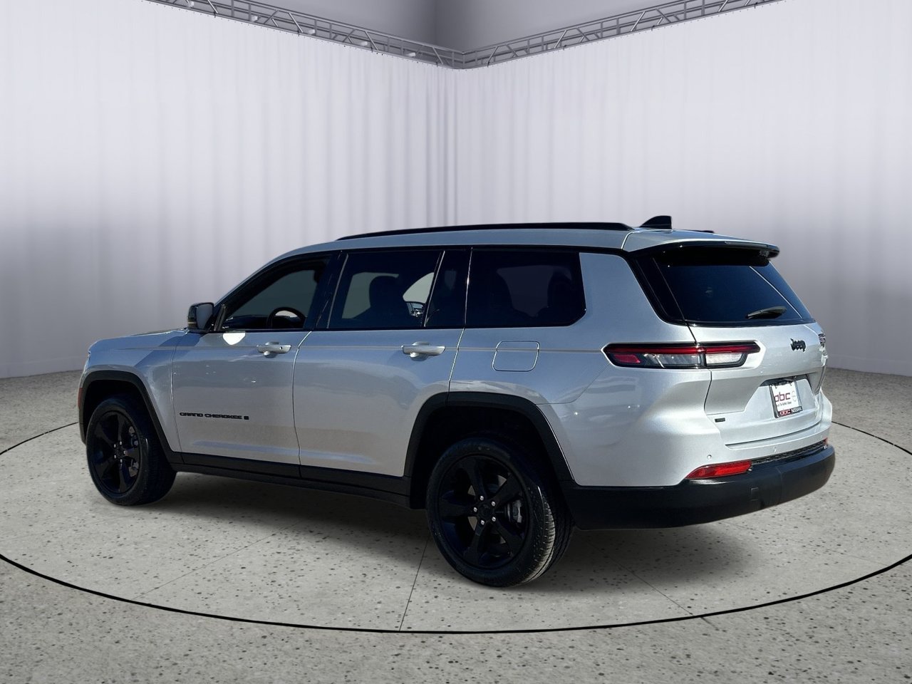 Used 2022 Jeep Grand Cherokee L Laredo RWD image 7