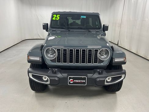 Used 2025 Jeep Wrangler Unlimited Sahara w/ Safety Group AWD/4WD image 4