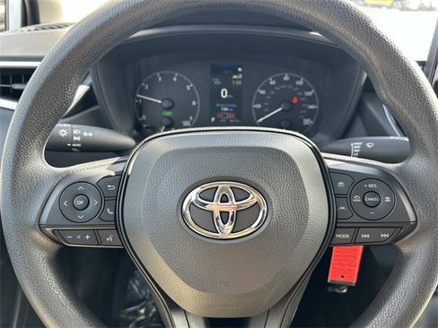 Used 2025 Toyota Corolla LE image 22