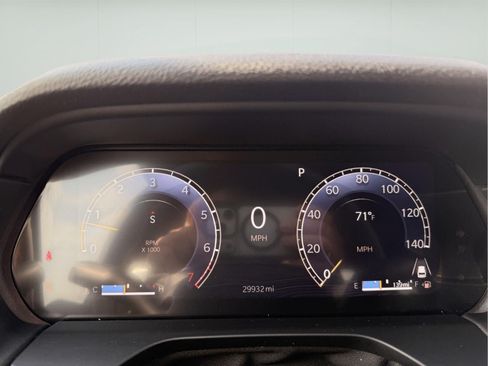 Used 2024 Jeep Grand Cherokee Altitude AWD/4WD image 19