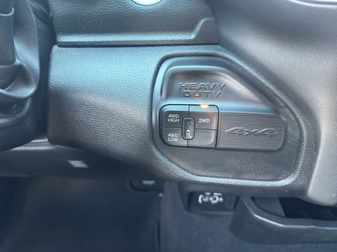 Used 2022 RAM 2500 Big Horn AWD/4WD image 20