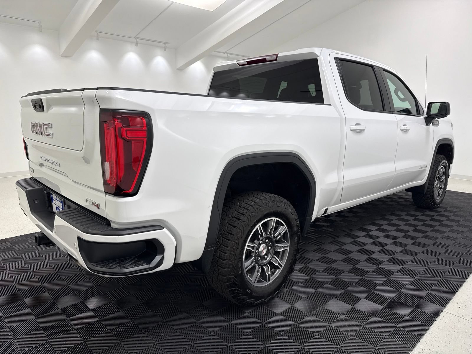 Used 2025 GMC Sierra 1500 AT4 AWD/4WD image 7