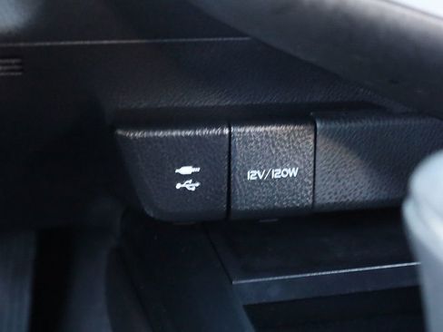 Used 2019 Toyota Camry SE image 37