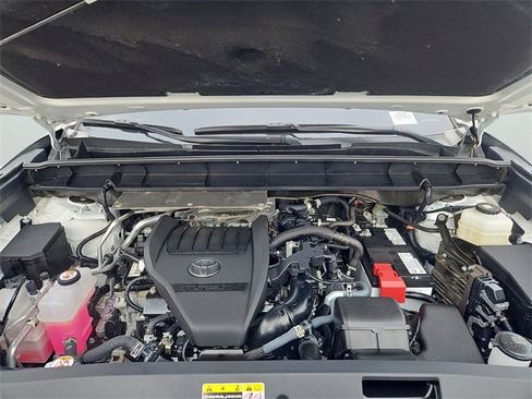Used 2023 Toyota Highlander XLE image 33