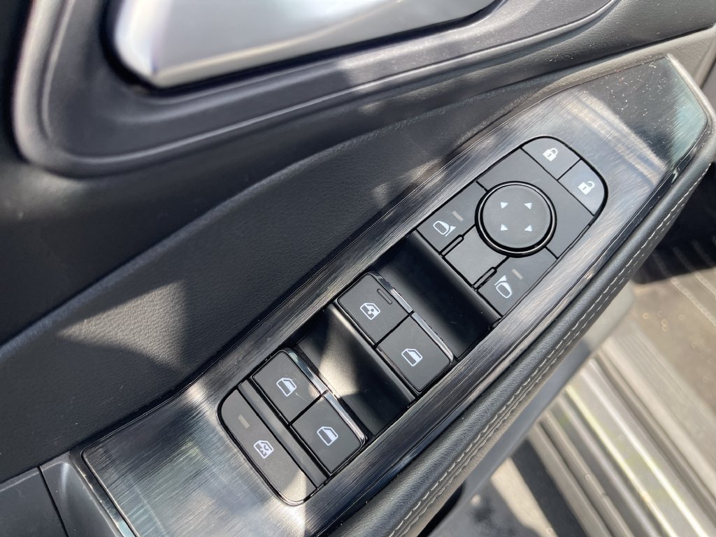 Used 2024 Nissan Rogue SV AWD/4WD image 11