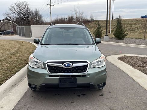 Used 2016 Subaru Forester 2.5i Touring w/ Eyesight & Navigation System image 2