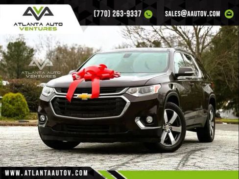 Used 2020 Chevrolet Traverse LT w/ LT Premium Package image 1