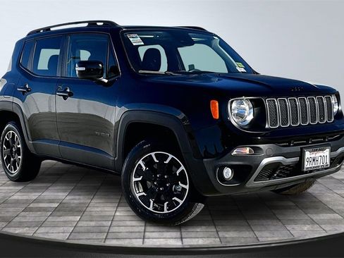 Certified 2023 Jeep Renegade Latitude w/ Sun/Sound Group image 2