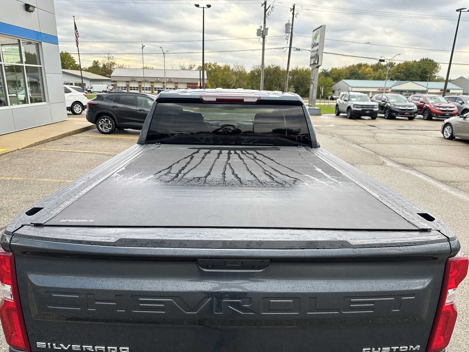 Used 2019 Chevrolet Silverado 1500 Custom w/ Custom Value Package AWD/4WD image 8