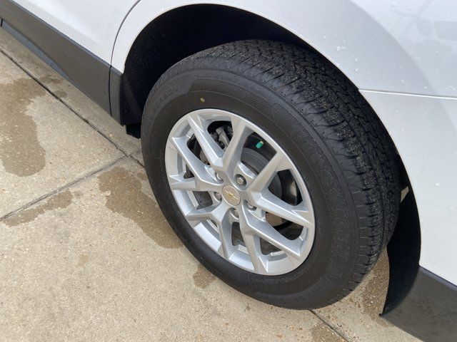 Used 2023 Chevrolet Equinox LS AWD/4WD image 32