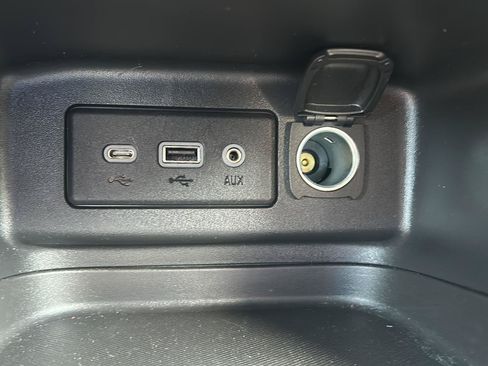 Used 2023 Chevrolet Equinox RS AWD/4WD image 22