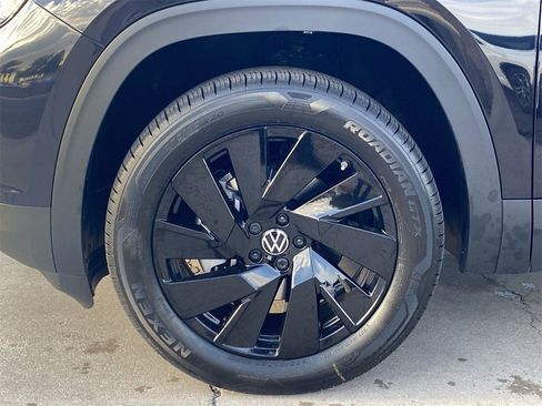 New 2026 Volkswagen Atlas SE image 6