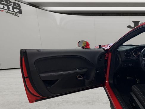 Used 2023 Dodge Challenger SRT Hellcat RWD image 6