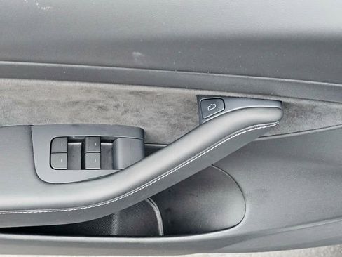 Used 2021 Tesla Model 3 Standard Range Plus image 22
