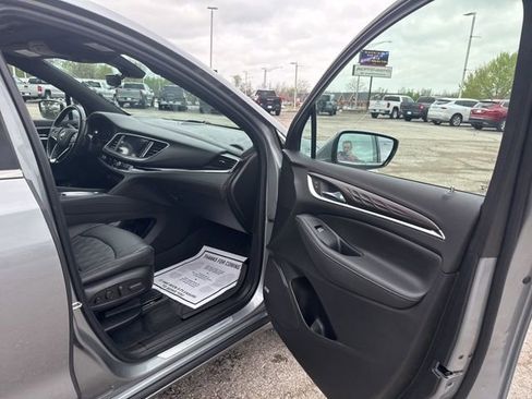 Used 2023 Buick Enclave Avenir w/ Avenir Technology Package AWD/4WD image 7