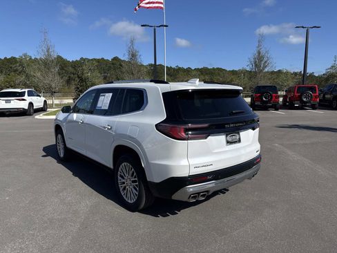 Used 2024 GMC Acadia Denali image 5