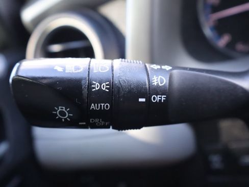 Used 2017 Toyota RAV4 Limited AWD/4WD image 32