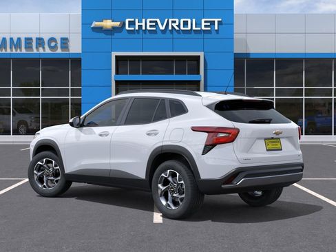 New 2026 Chevrolet Trax LT w/ Driver Confidence Package FWD image 4