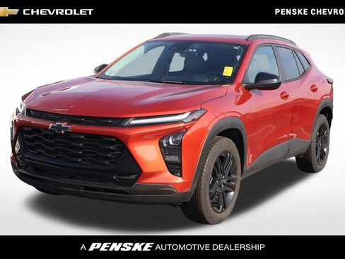 Used 2024 Chevrolet Trax ACTIV w/ Sunroof Package FWD image 1