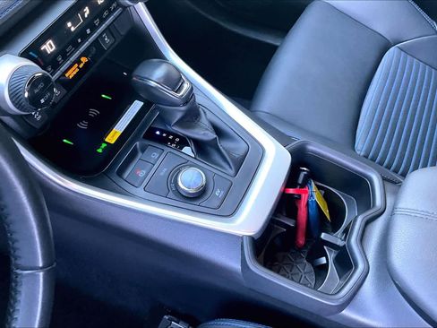 Used 2022 Toyota RAV4 XSE image 17