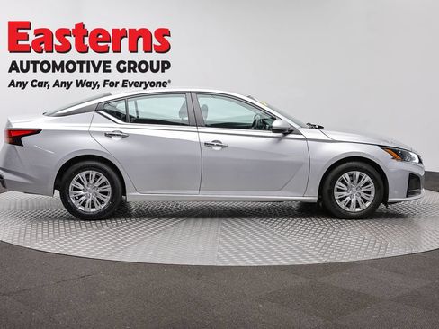 Used 2023 Nissan Altima 2.5 S FWD image 4