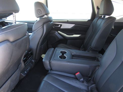 Certified 2023 Acura MDX FWD w/ Technology Package image 15