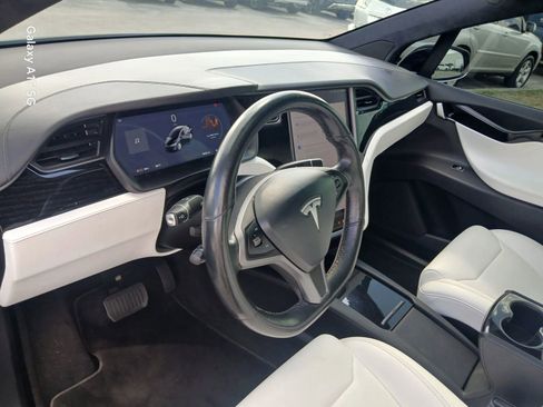 Used 2019 Tesla Model X 100D image 7