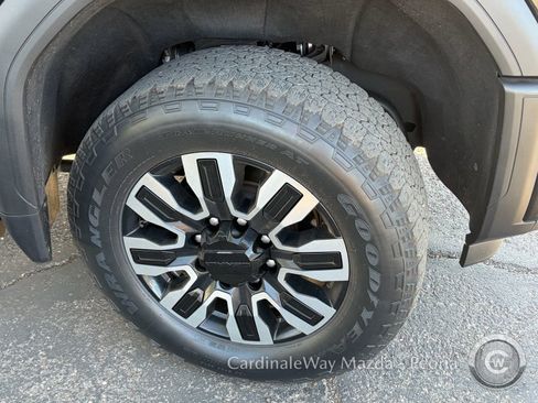 Used 2024 GMC Sierra 2500 Denali Ultimate AWD/4WD image 7